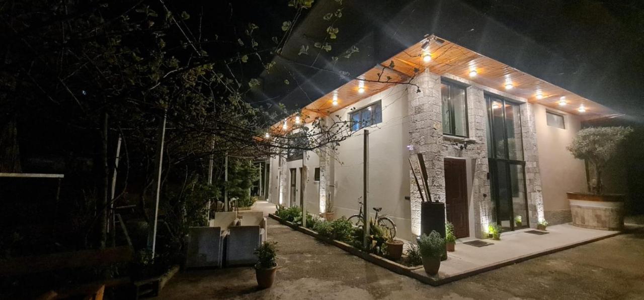 Hotel Bujtina Gjyshi Ilo Tushemisht Exterior foto